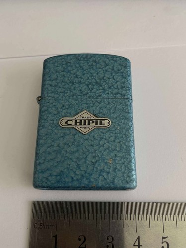 Ancien briquet essence - essence, style