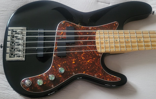 Carvin string electric - 5-string, bass