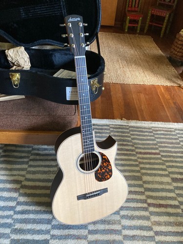 Larrivee c03r tommy - tommy, emmanuel