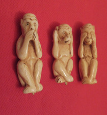LOT DES 3 SINGES de la SAGESSE STATUETTES SCULPTEES EN OS ART POPULAIRE Ht: 55mm