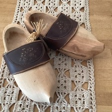 Ravissante Paire De Petits Sabots En Bois Et Cuir  Décoratifs 15x6,5