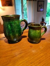 2 PICHETS FAIENCE VERTE DE VALLAURIS EGITNA 14 CM ET 9,5 CM TBE