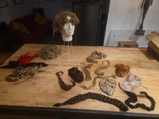 Lot De Perruques Faux Et Vrais Cheveux ( Helen Curtis Hong Kong . Paris ) 19 Eme