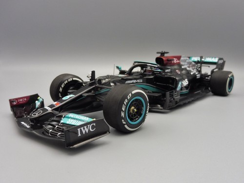 Mercedes amg petronas hamilton - petronas,