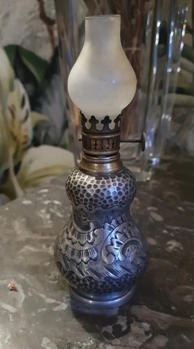 Ancienne petite lampe - petite,