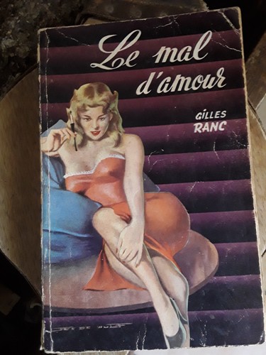 CURIOSA/PIN-UP/PARME