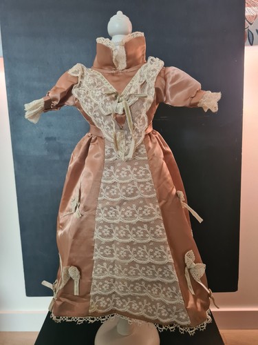 Robe pour poupée - ancienne, de