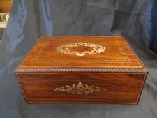 Joli coffret  Charles  X  marqueterie laitonet os bois de palissandre