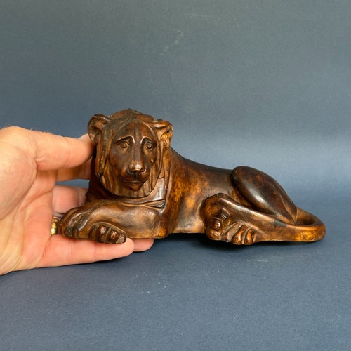 Lion couché résine - lion, en