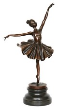 Statue après Degas danseuse