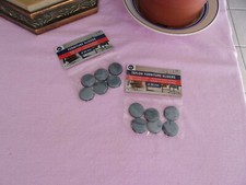 Lot de 2 paquets de 6 patins en téflon pour les meubles.