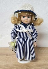 Poupée d'artiste poupée en