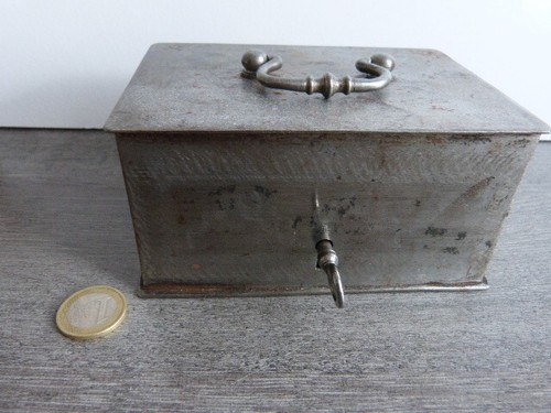 Ancien petit coffre - petit, de