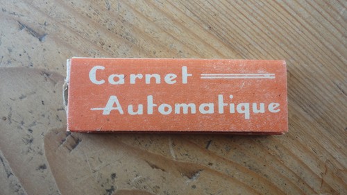 Ancien paquet feuilles - de, a