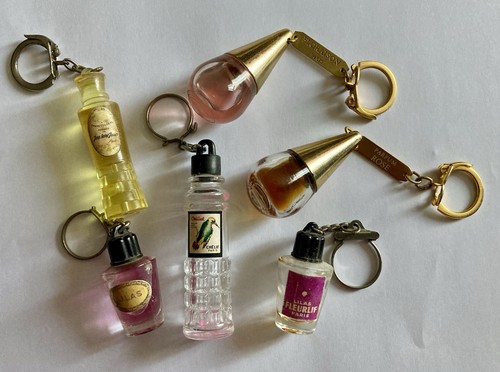 Anciens porte clés parfums - porte,