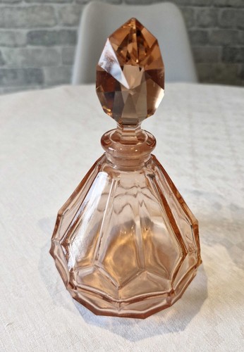 Flacon parfum avec - parfum, bouchon