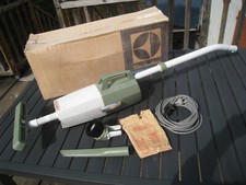 Ancien aspirateur balai - ancien,