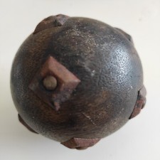 Boule en bois décorative