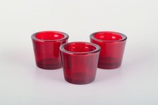 Designer scandinave. Trois porte-bougies chauffe-plat en verre rouge. Fin...