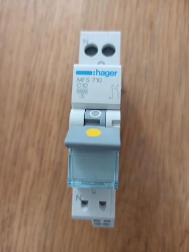 Hager disjoncteur c10 - 10a, /