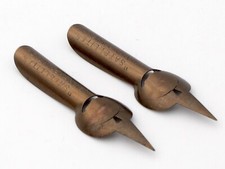 LOT DE 2 PLUMES SATELLITE  BLANZY POURE & Cie