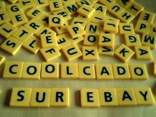 Lettres de SCRABBLE JUNIOR (jaunes)  vendues à l'unité (1€ la Lettre)
