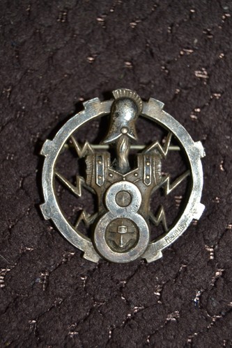 Insigne ème s - 8, r
