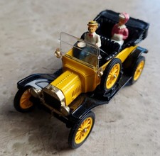 Ford modèle T 1915 Corgi classics 1/43 avec ses 2 personnages