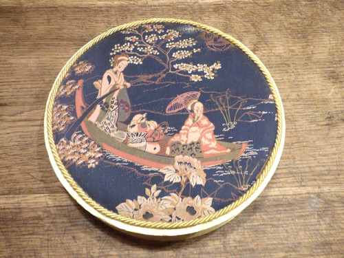 Ancienne grande boîte - grande,