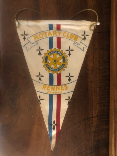 Ancien fanion rotary club - du,