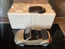 VOLKSWAGEN NEW BEETLE CABRIOLET 2012 1/18 KYOSHO