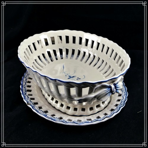 Corbeille sur presentoir - corbeille,