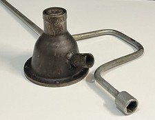 Cric ancien Citroën Traction + manivelle – outil garage vintage