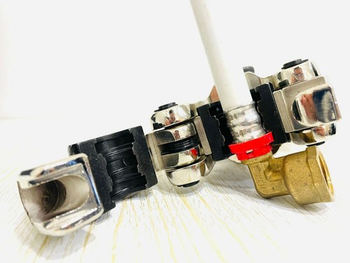 Presse multicouche pince - pince, à