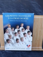 LES PETITS CHANTEURS A LA