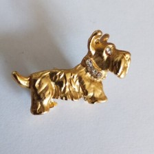 Pin's Chien doré  type