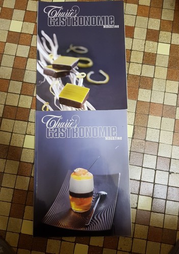 Thuries magazine revu - ,