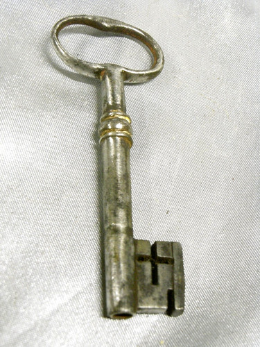 Ancienne grande clé - 🇫🇷,