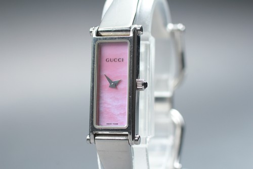 Presque comme neuve montre - neuve],