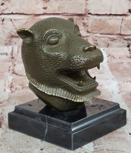 Détaillé bronze sculpture - détaillé,