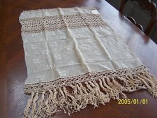 Ancien rideau avec étiquette