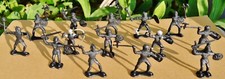 14 Figurines MOYEN-AGE /