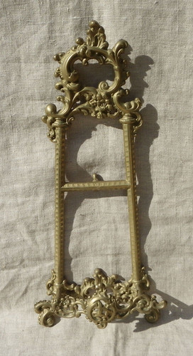 Chevalet laiton ouvragé - en,