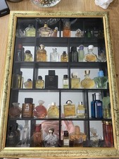 VITRINE DE MINIATURES DE