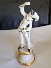 Figurine Commedia del arte en porcelaine marque N couronné Capodimonte / signé