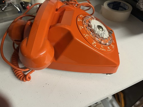 Ancien téléphone fixe - ancien,