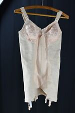 corset soutien-gorge  lingerie ancienne  couleur chair