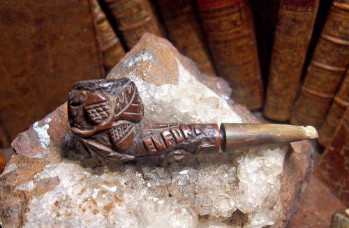 Pipe bois fortement - en,