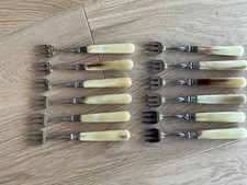 12 Fourchettes à huitres