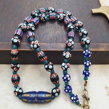 Collier vintage chevron style